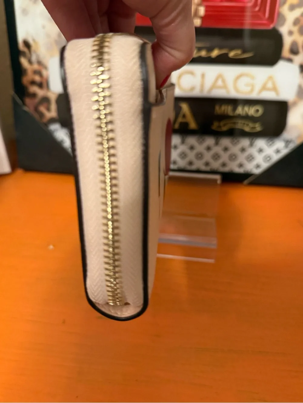 Kate Spade HoneyCrisp Apple Zip-Around Wallet  EUC